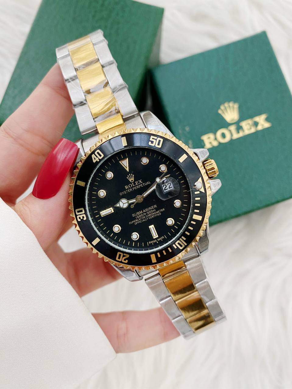 ROLEX SUBMARINER - Black * Gold