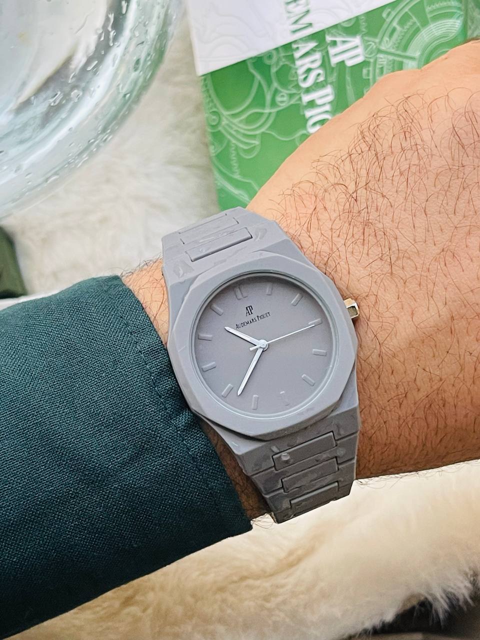 Audemars Piguet - carbon Gray