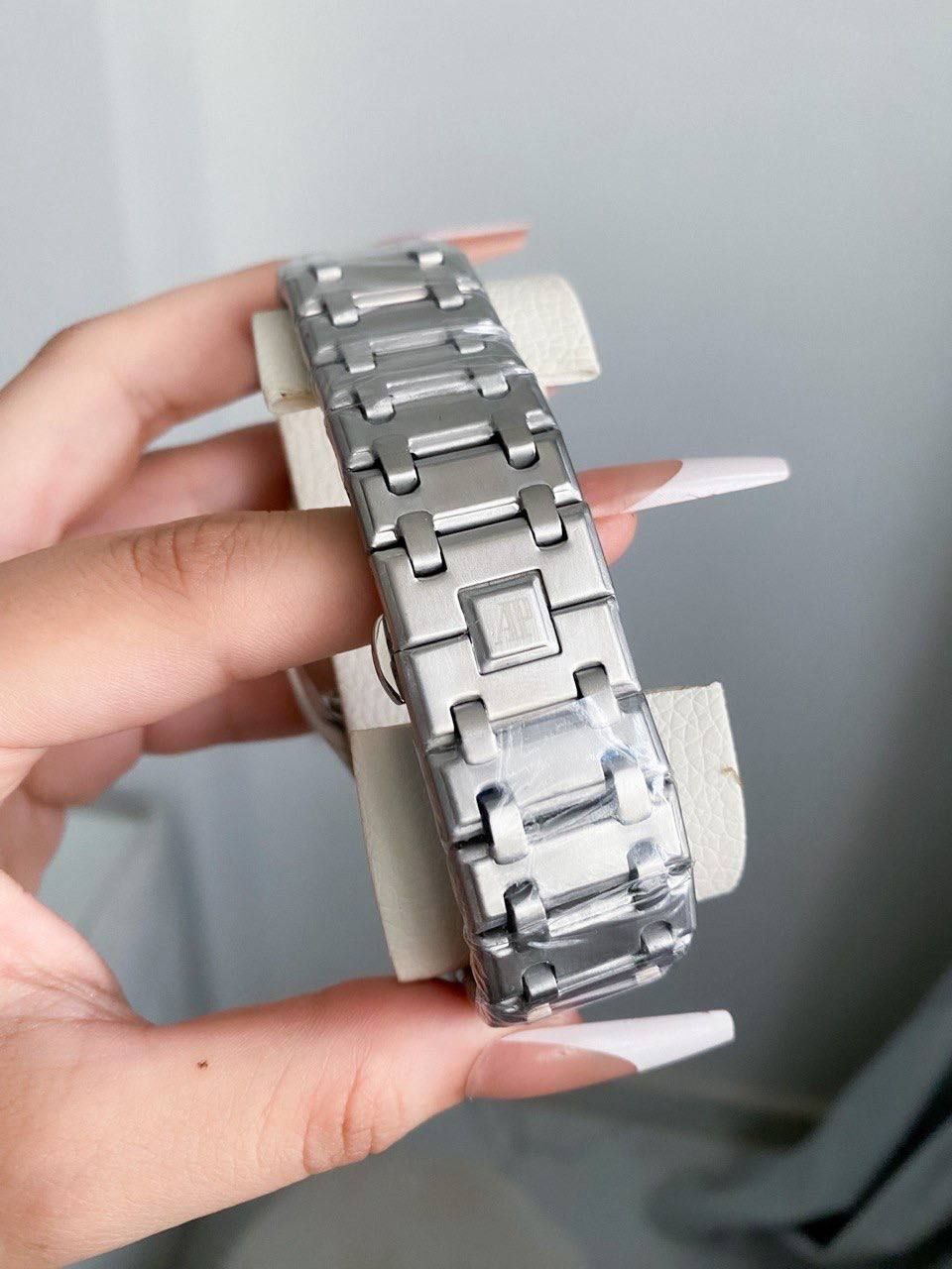 AUDEMARS PIGUT – White