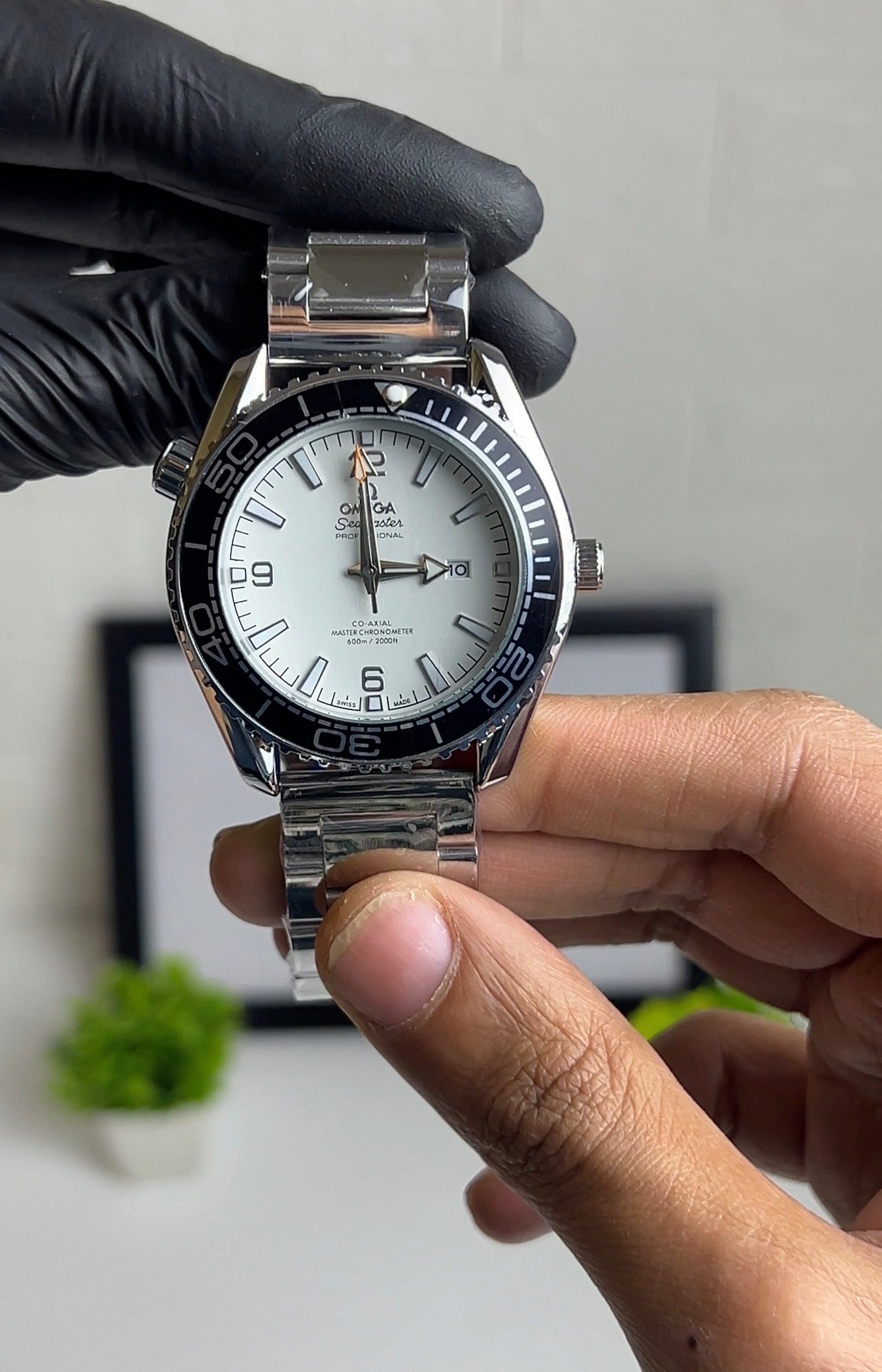 Omega Seamaster - white