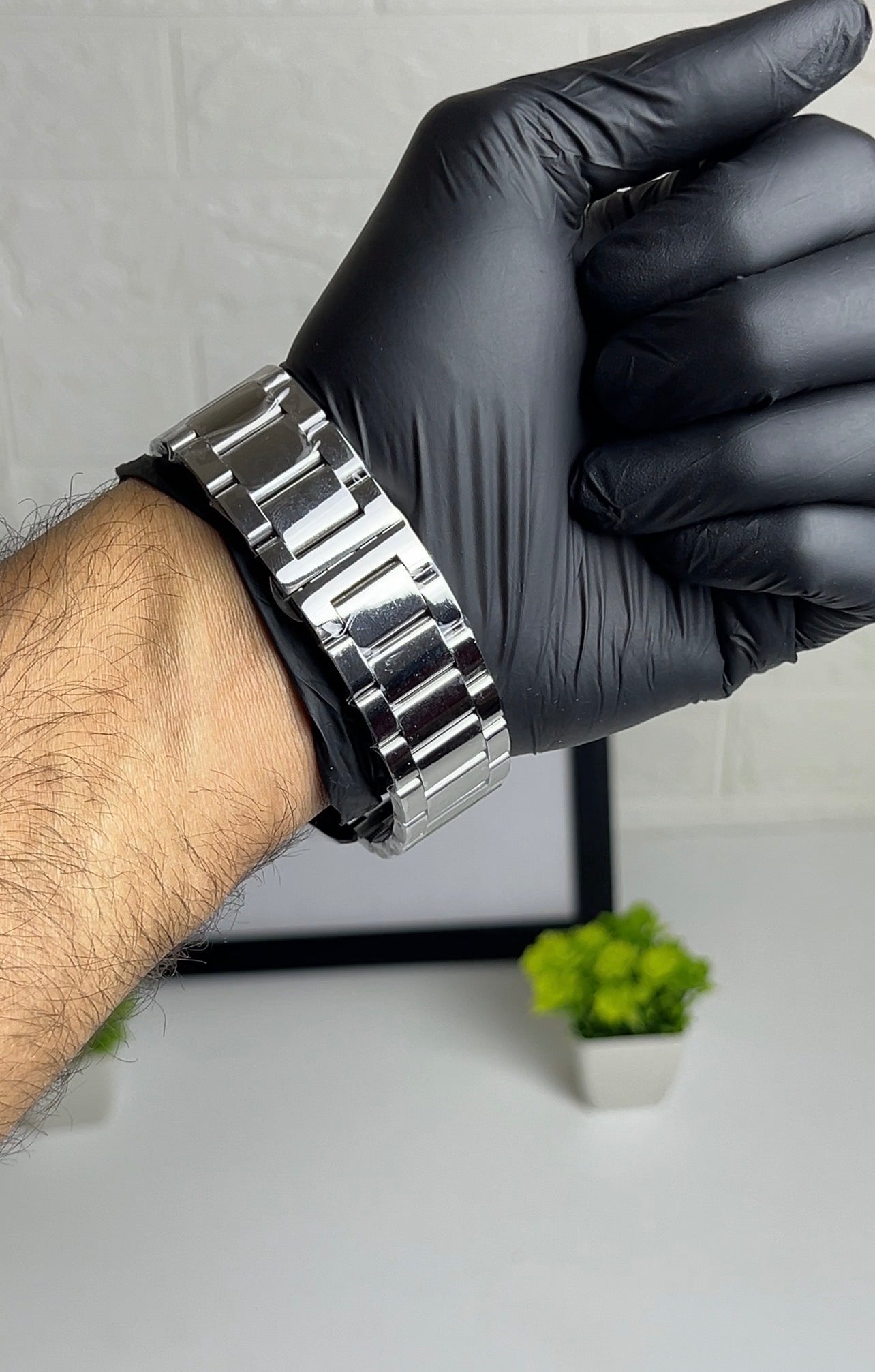 Omega Seamaster - white