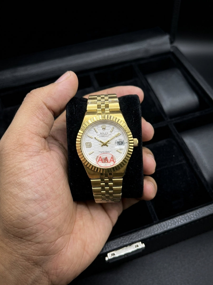 Rolex lady land dweller