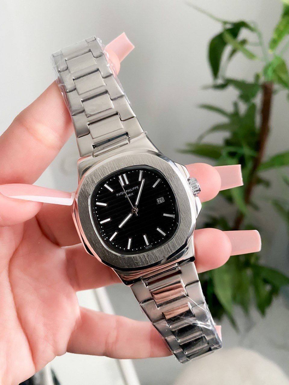 Patek Philippe Nautilus - Black