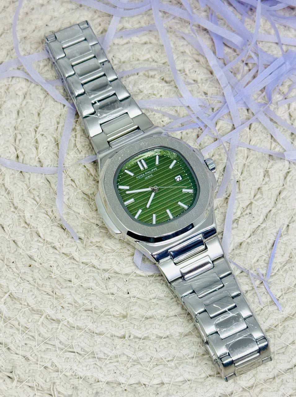 Patek Philippe Nautilus semi automatic - Green